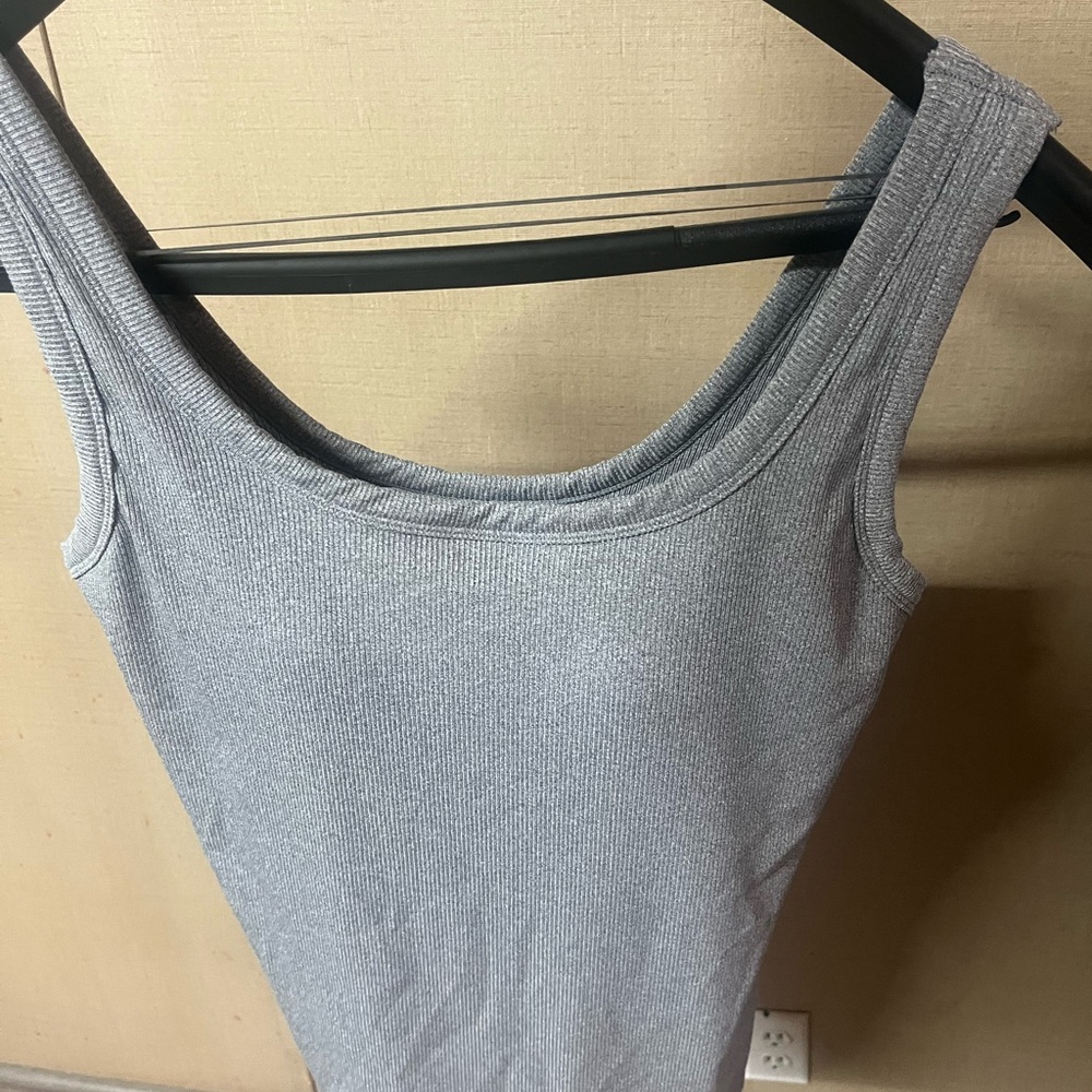 Ribbed Scoop Neck Tank Top in Light Gray